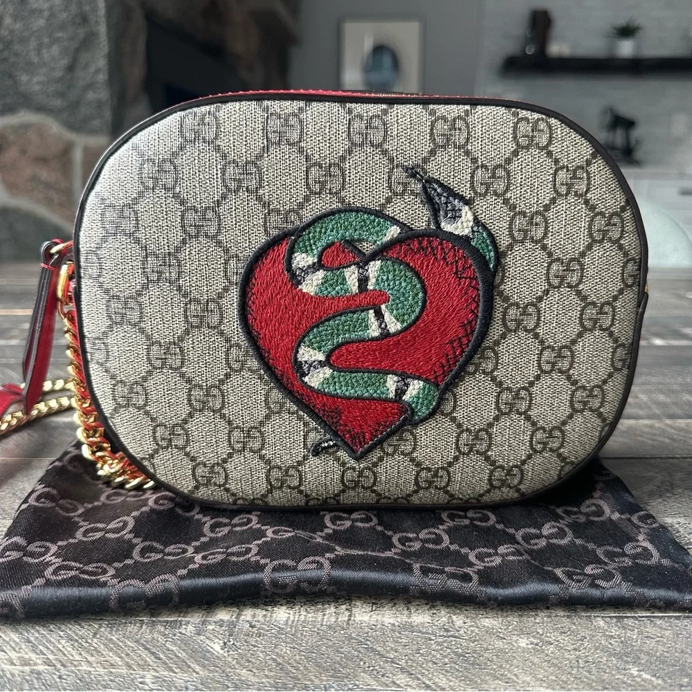 🐍Gucci🐍 Limited Edition GG Supreme Snake♥️Heart Bag - Picture 1 of 12